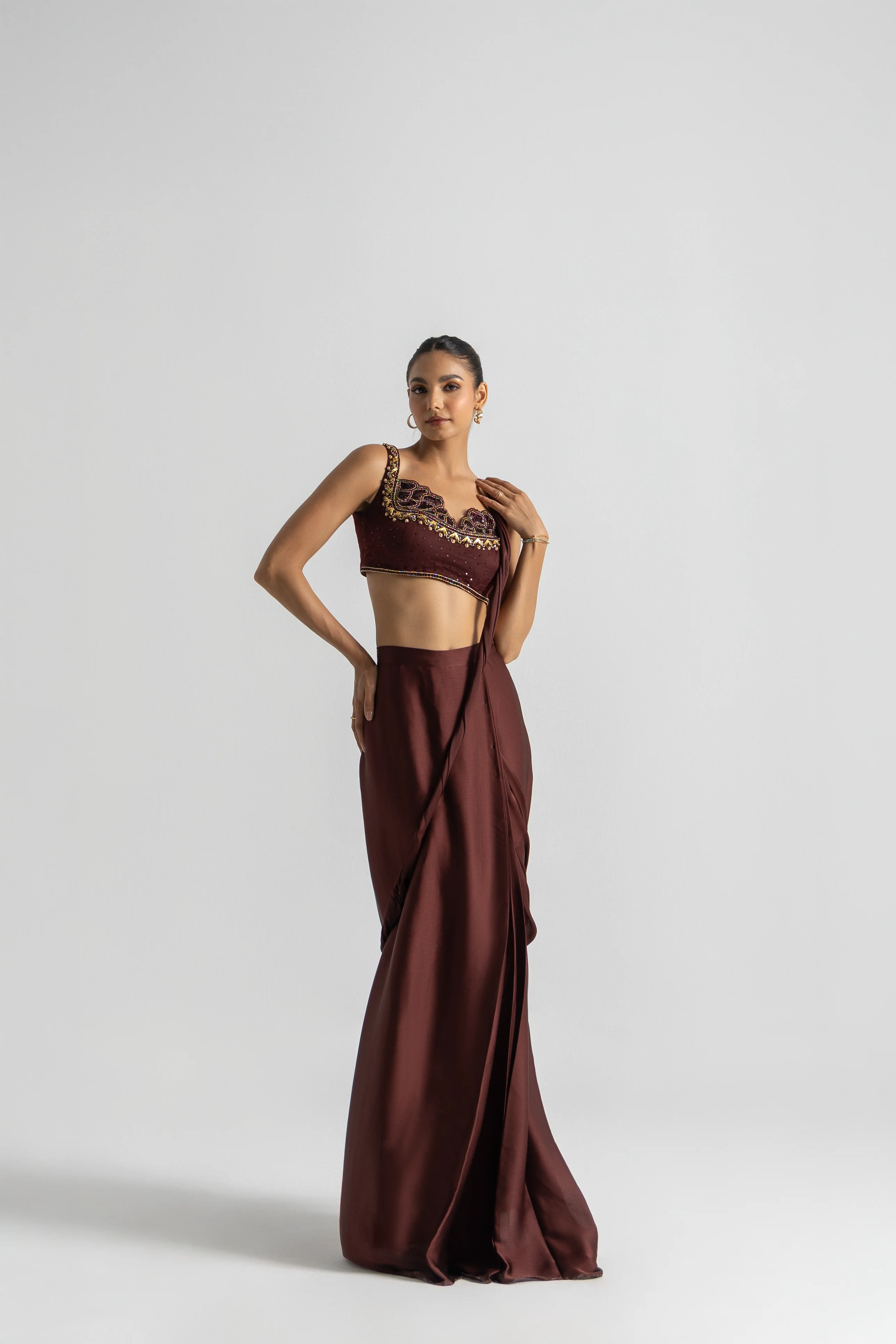 Vintage Brown Saree - Image 3
