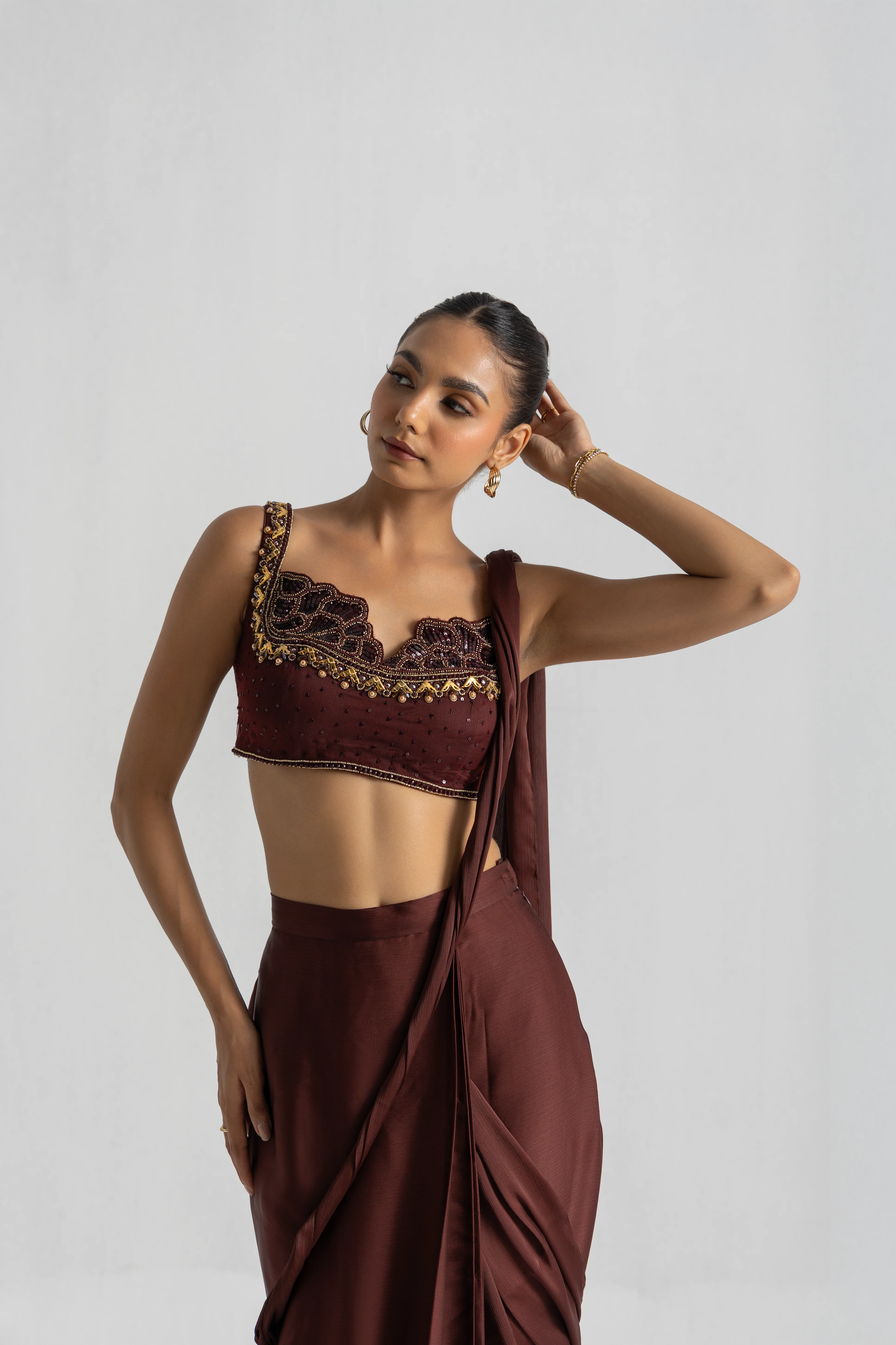 Vintage Brown Saree - Image 7